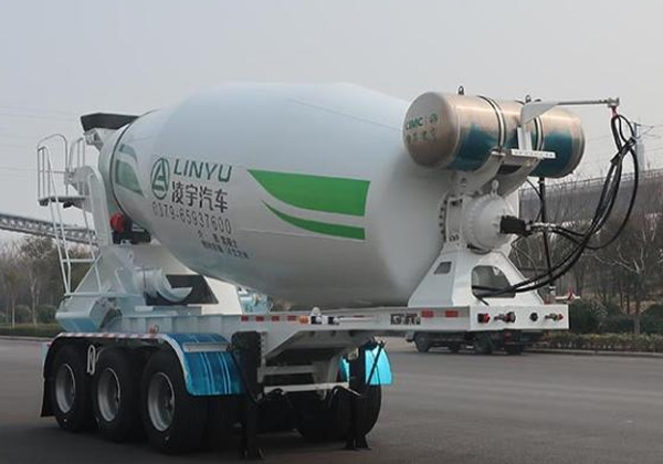 混凝土攪拌運(yùn)輸半掛車